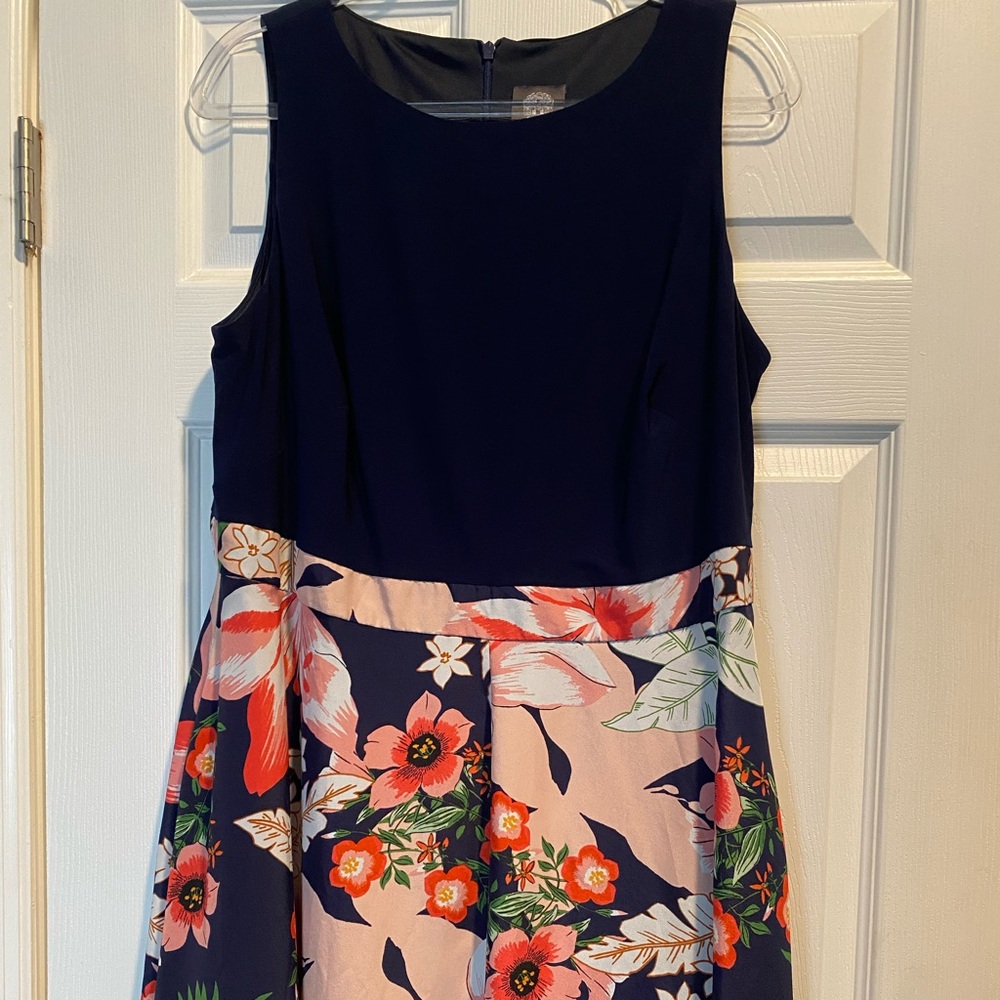 Vince Camuto handkerchief hem sleeveless midi dress - Picture 9 of 14